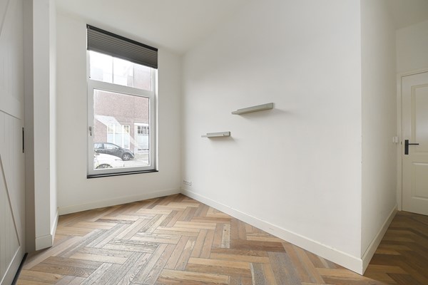 Medium property photo - Pijnboomstraat 3, 2565 ZH Den Haag